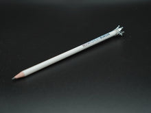 Laden Sie das Bild in den Galerie-Viewer, Bleistift "Burger-Krone"