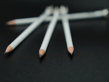 Laden Sie das Bild in den Galerie-Viewer, Bleistift "Burger-Krone"