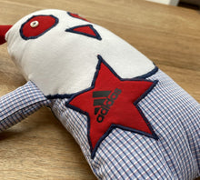 Laden Sie das Bild in den Galerie-Viewer, Burger CUDDLE "Burgi" (erst in ca. 4 Wochen wieder verfügbar)