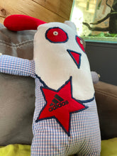 Laden Sie das Bild in den Galerie-Viewer, Burger CUDDLE "Burgi" (erst in ca. 4 Wochen wieder verfügbar)