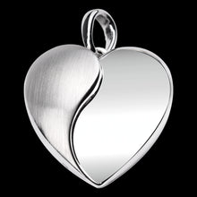 Laden Sie das Bild in den Galerie-Viewer, Medaillon Corazon zum Aufklappen