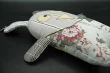 Laden Sie das Bild in den Galerie-Viewer, Burger CUDDLE "Burgi" (erst in ca. 4 Wochen wieder verfügbar)